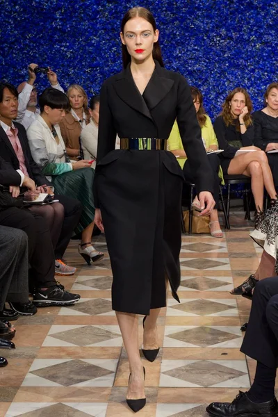 Look 3